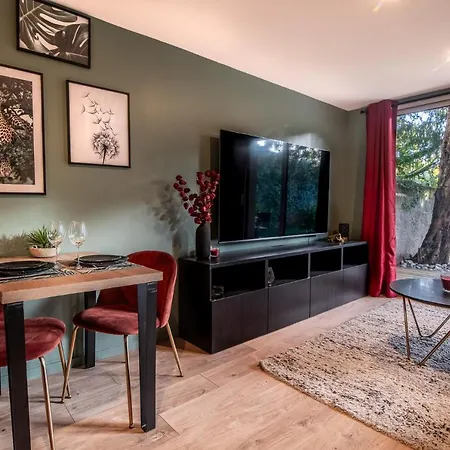 L'insoupconnee 4* نانت