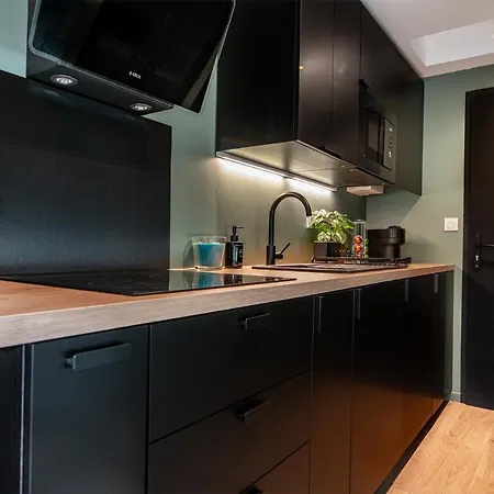 L'insoupconnee Bed & Breakfast 4*